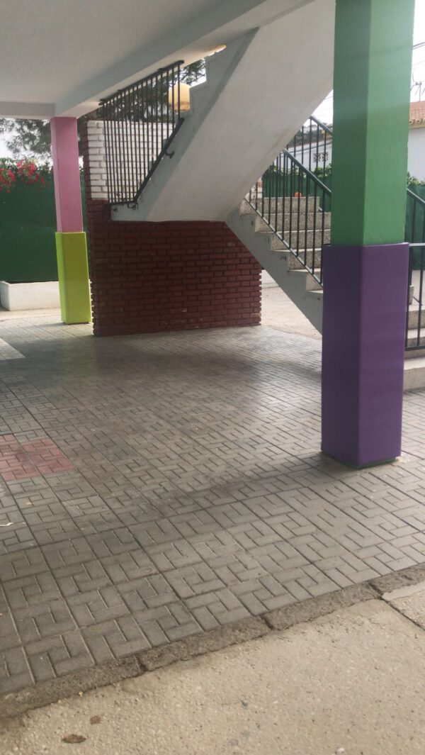 PROTECCIONES DE LAS COLUMNAS DEL EDIFICIO DE LOS CHINOS